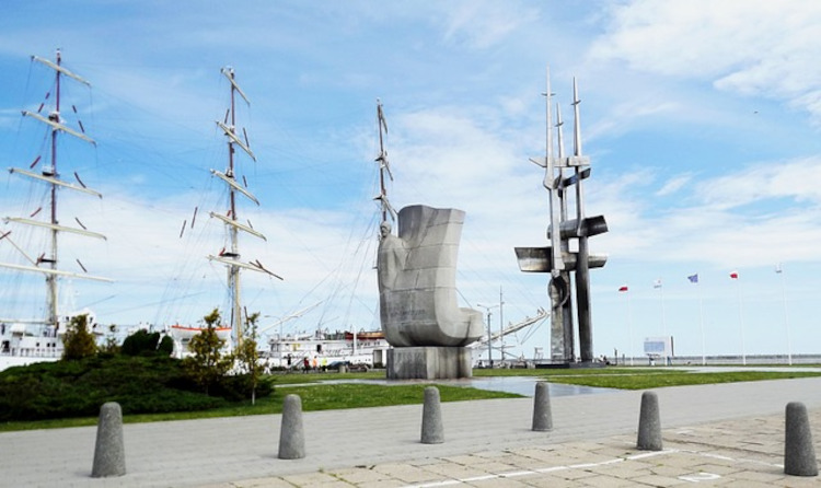 Pomnik na skwerze Kościuszki w Gdyni - skup mieszkań gdynia 