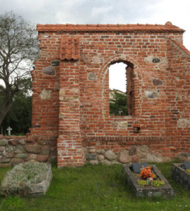 Ruiny kościoła w Rumi